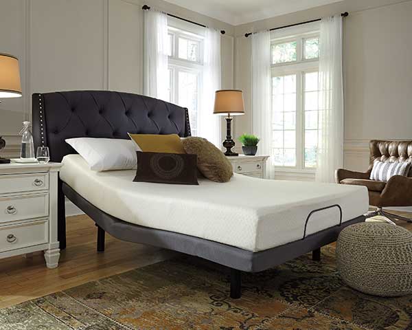 Memory foam mattress compatible with an adjustable bed