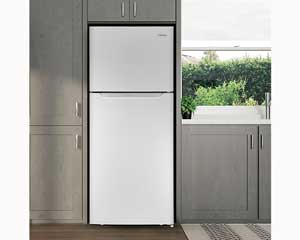 18' White Refrigerator With Top Freezer FFHT1822UW