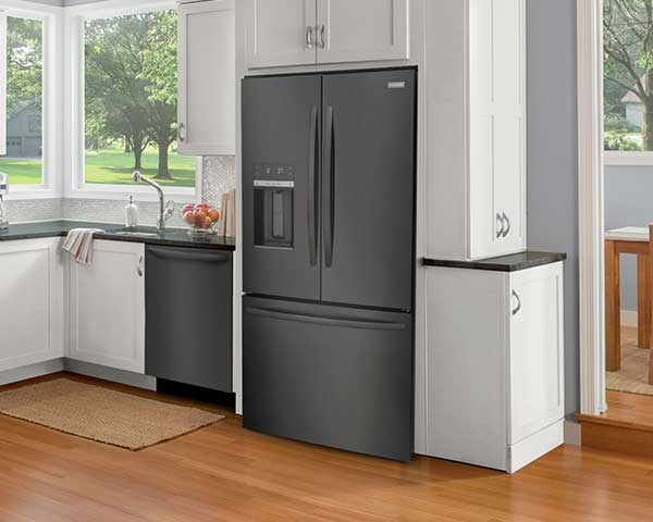 Black Stainless Steel 27.8 CF French Door Refrigerator With Ice & Water Dispenser FRFS2823AD