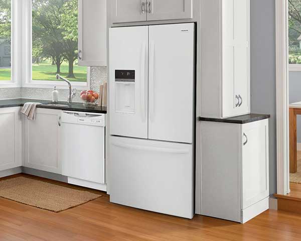 28' French Door Refrigerator With Ice & Water Dispenser